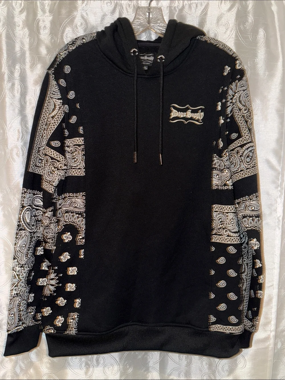 Dogg Supply by Snoop Dogg Hoodie with Front Script Logo Men’s Size Medium 🔥 G1